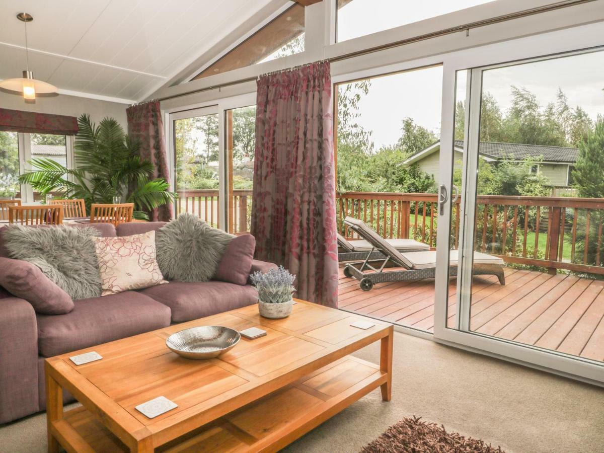 Bulmer Farm Lodge มัลทัน ภายนอก รูปภาพ